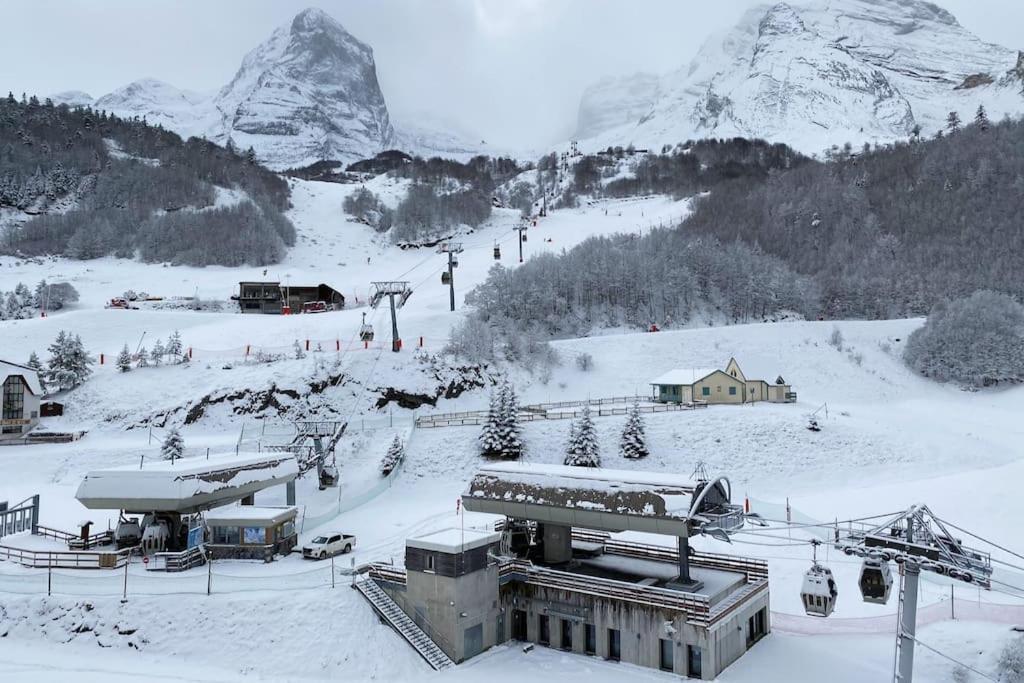 Appartement 6 Personnes Aux Pieds Des Pistes Gourette Exteriör bild